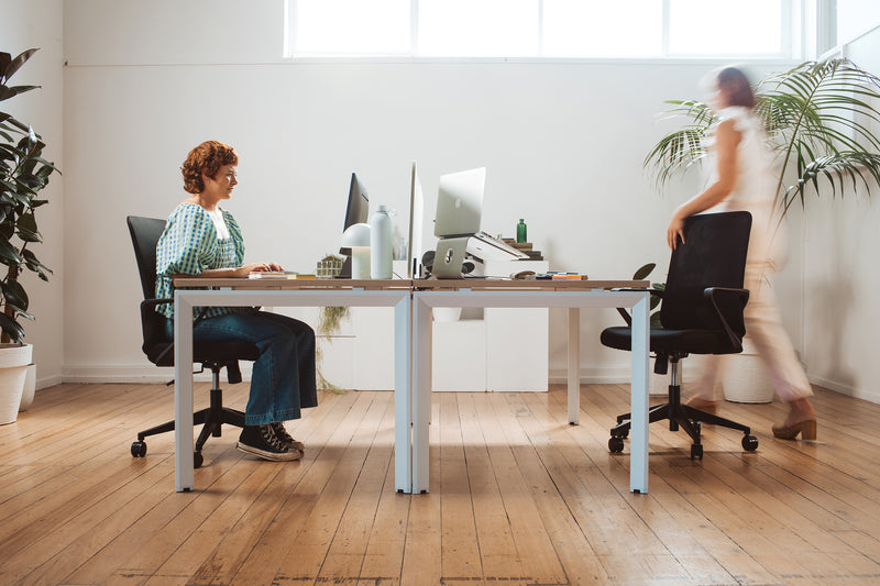 Load image into Gallery viewer, Capri Back to Back 6 Pod Desk
