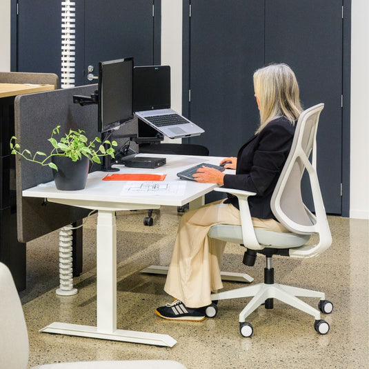 Mobel Yara Chair Pro